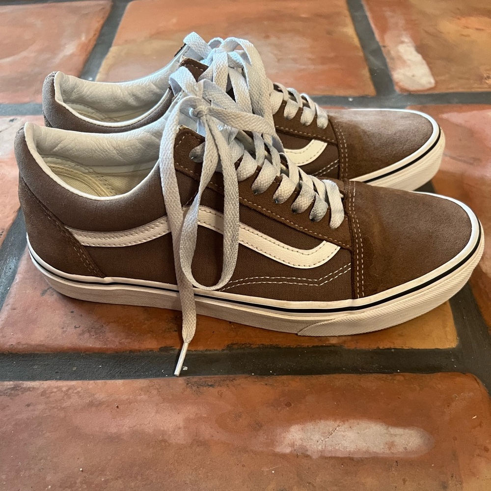 Vans. Only worn once. Size: women’s: 9.5/men’s: 8